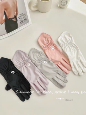 夏日开车出游必备💰19.9🉐1双❗【护手腕防晒手套】不易勾丝😍不易起球🧤超级好打理✨戴上凉爽，再不怕晒红晒伤啦 🔺TB同款💰129 🔺团购秒杀价💰19.9💥