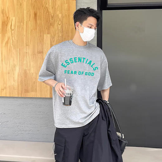 点此购买 FOG夏季男女款硅胶植绒字母印花重磅高街短袖T恤 md 314467 商品图2