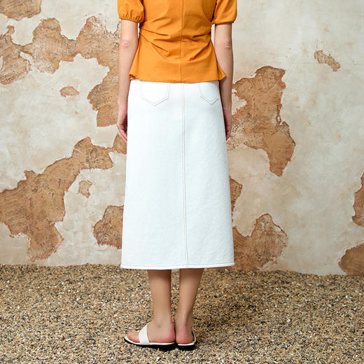 EITIE爱特爱简约白色显瘦高腰开叉a字牛仔半身裙夏季新款8206916 商品图6