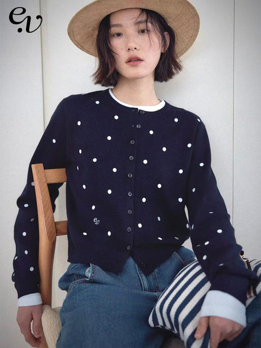 Even Vintage| 优质羊绒棉混纺 简约百搭圆领波点刺绣针织开衫 商品图0