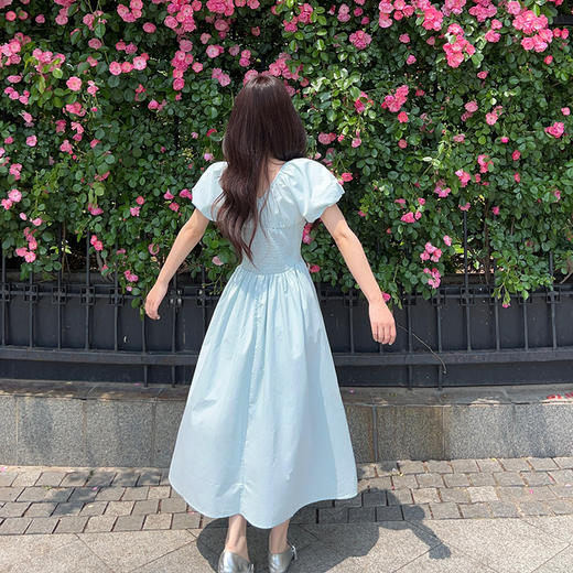 西遇法式掐腰连衣裙女夏季新款a字度假风蓝色泡泡袖长裙SS050486 商品图4