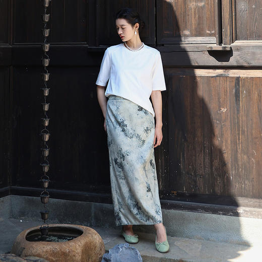 绽放217朵/【宋瓷系列】天丝亚麻光泽感提花印花直筒开衩半身长裙 商品图2