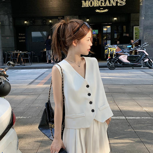 西遇马甲背心套装女夏季新款白色高腰A字百褶裤裙两件套SS050507/SS050508 商品图2