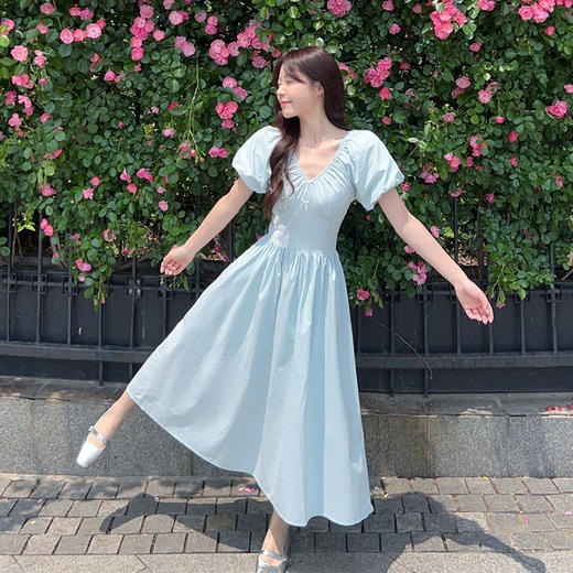 西遇法式掐腰连衣裙女夏季新款a字度假风蓝色泡泡袖长裙SS050486 商品图1
