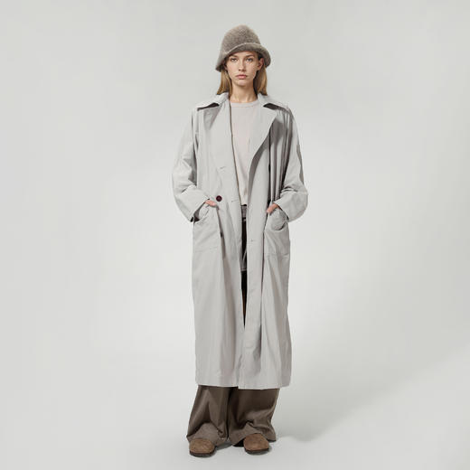 ROMI STUDIO“如此简约”轻量化纸皱感牛角扣宽松风衣外套 24AWW001 商品图2