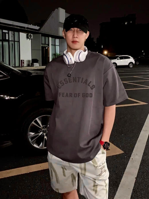 点此购买 FOG夏季男女款硅胶植绒字母印花重磅高街短袖T恤 md 314467 商品图8