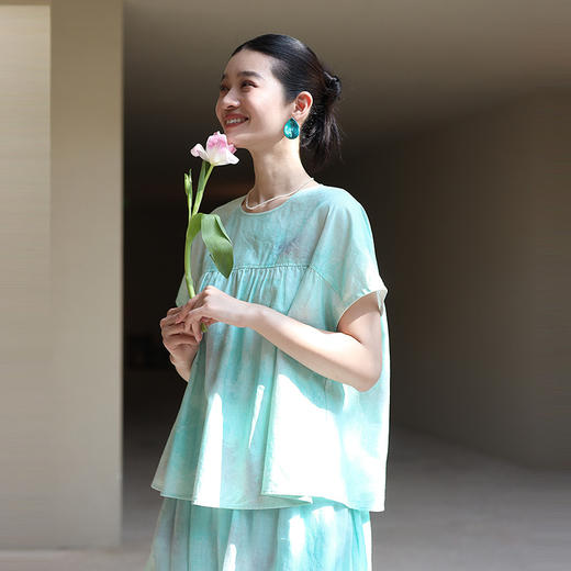 绽放212朵/【宋瓷系列】纯亚麻天青渐变印花碎褶连肩短袖衬衫T恤 商品图1