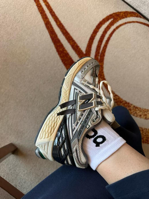 原单正品昂跑情侣款 中筒袜！材质棉➕锦纶➕氨纶，弹力大。均码36-45。
请可以无条件相信昂跑，很多跑马拉松都会选择昂跑，闭眼囤吧各位
五个色，一卡三双
原价220一卡，现特价99两卡六双包邮 商品图11