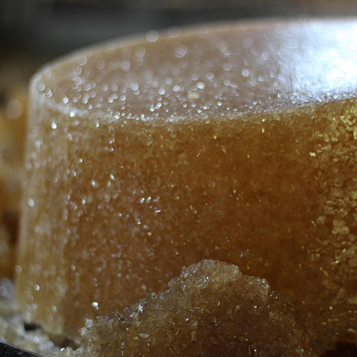 云南【非遗老冰糖】甜而不腻，非遗传承手艺400年，经甘糖溶解、除杂、清汁、蒸发、浓缩后自然结晶7天秘制而成，整个生产周期10天！ 商品图4