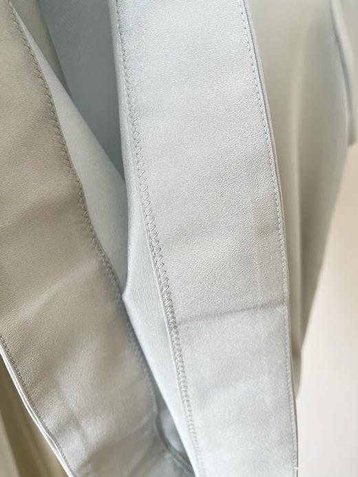 【夏之涟漪】噢蜜ooomeoooA字摆显瘦十斤真丝套头衫 商品图6