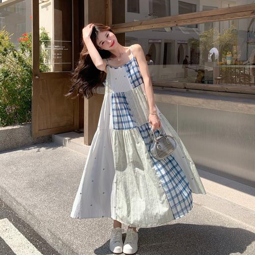 A2C233-A163-P135-K199 2025新款拼接复古风度假吊带大摆连衣裙 商品图0