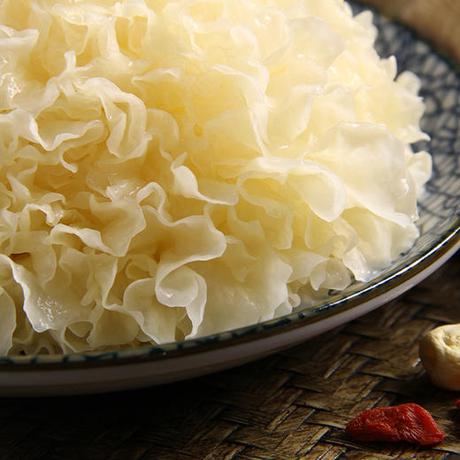 古田鲜活银耳   朵朵新鲜软糯胶质浓稠   没有烘烤加工 无需浸泡直接炖煮 顺丰快递 商品图1