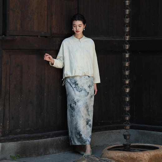 绽放217朵/【宋瓷系列】天丝亚麻光泽感提花印花直筒开衩半身长裙 商品图0