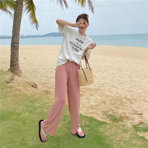 【佰丽得纸片人五色垂感冰爽阔腿裤】纸片人冰丝阔腿裤，以其独特的版型设计和冰丝面料，成为了夏日时尚与舒适的最佳选择 商品图4