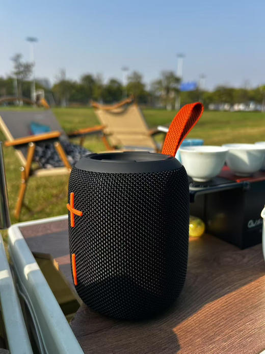 【团购】跨境供货商品 德国柏林之声 户外防水音响 超重低音炮 蓝牙音响 露营标配 可儿自留2个 立体环绕效果就出来了 商品图0