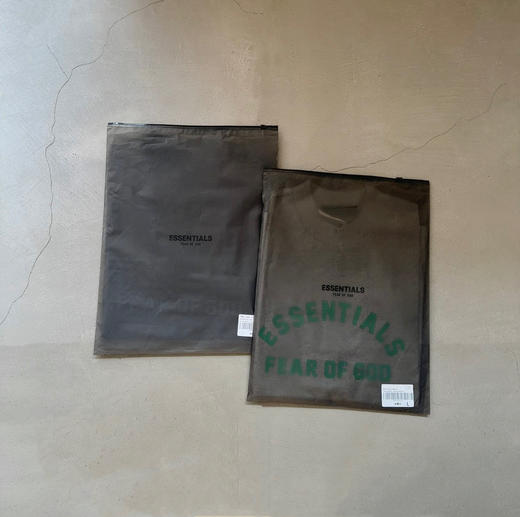 点此购买 FOG夏季男女款硅胶植绒字母印花重磅高街短袖T恤 md 314467 商品图9