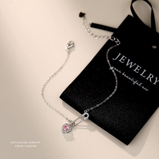 【爱的回响】s925纯银超闪粉钻爱心回形别针手链【YXS-L942】 商品图3