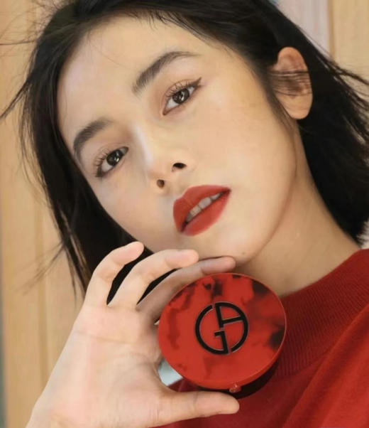 【Amani阿玛尼红雀石气垫】一秒磨皮补妆必备! 18小时保湿水润光泽感超好，遮瑕一级棒!红血丝痘印遇上它通通消失 含有透明质酸及荔枝精粹成分 商品图4