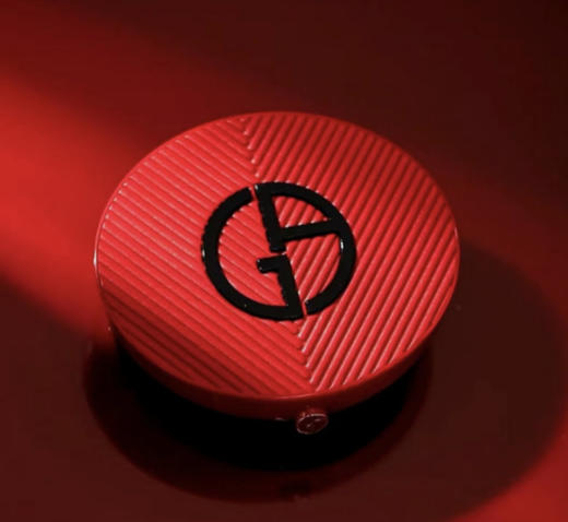 【Amani阿玛尼红雀石气垫】一秒磨皮补妆必备! 18小时保湿水润光泽感超好，遮瑕一级棒!红血丝痘印遇上它通通消失 含有透明质酸及荔枝精粹成分 商品图1