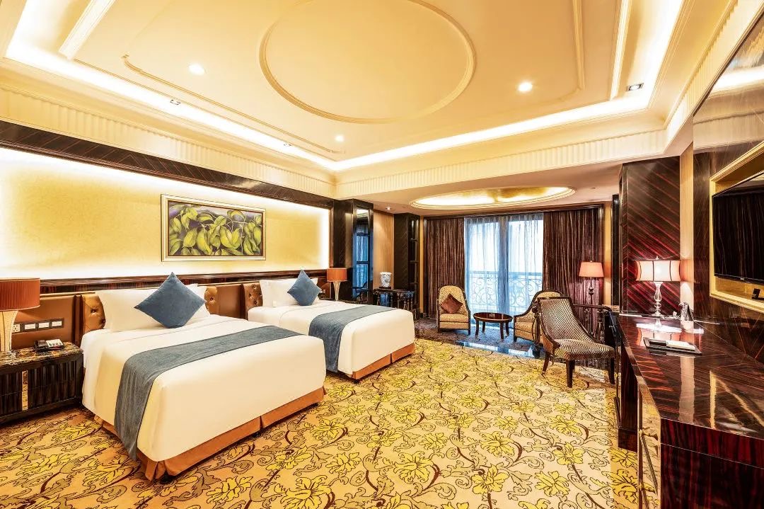 暑期遛娃💦【成都雅居乐豪生酒店】周五不加价
💰399元= 65平米豪华房（不含早）
✔️室外戏水区+室内恒温泳池+暑期亲子活动+儿童活动室