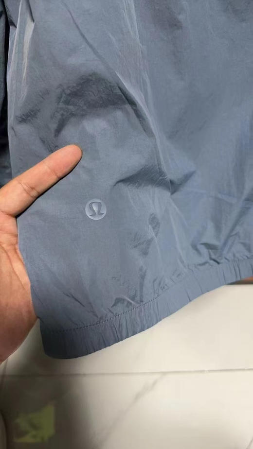 原价1380，正品露露薄外套，春，夏，秋，三季可穿，
清蓝色l xl xxl 黑色m l xl xxl 商品图2