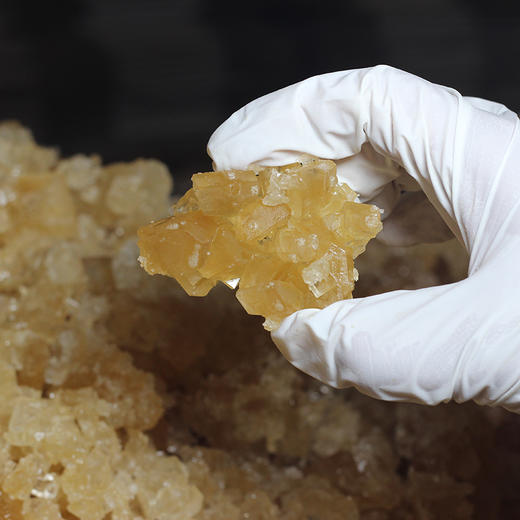 云南【非遗老冰糖】甜而不腻，非遗传承手艺400年，经甘糖溶解、除杂、清汁、蒸发、浓缩后自然结晶7天秘制而成，整个生产周期10天！ 商品图7