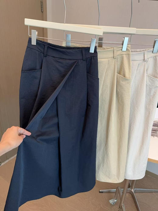 外贸原单春夏3D折纸裙
材质100%聚酯纤维
颜色：卡其色杏色黑藏青
尺码S-XL 商品图2