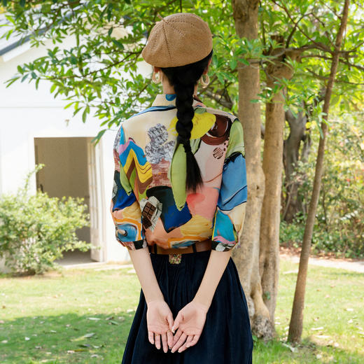 谜底天丝衬衫七分袖女2025夏新款抽象亲肤柔软合体衬衣256MC6285 商品图2