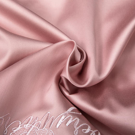 多喜爱 100S云锦缎四件套·花知梦 【100支缎纹匹马棉】【精美刺绣 】【礼盒包装】【宽边工艺】【专利床单】 柔润丝光  A类标准 商品图5