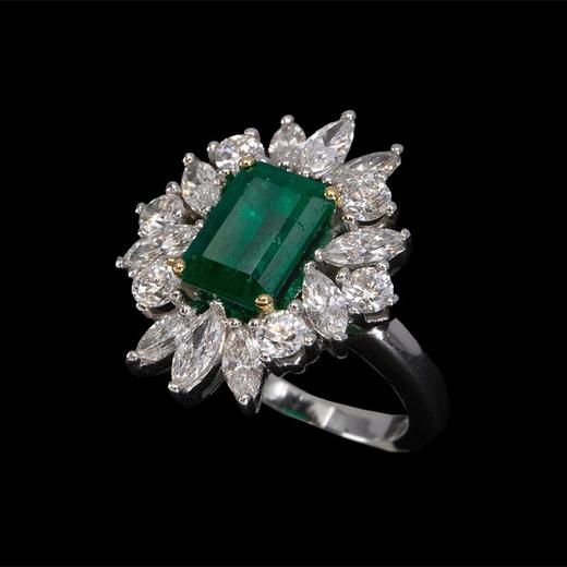 独角鹿西洋古董 1970年代法国出品玛格丽特款花叶造型白金镶嵌钻石及祖母绿戒指 商品图2