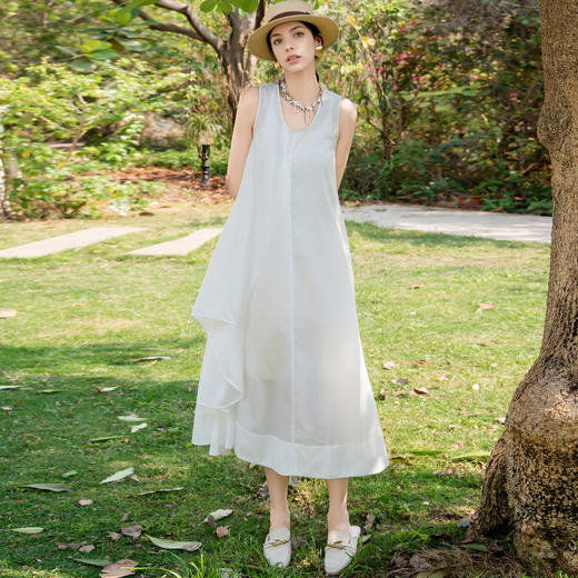谜底白色连衣裙无袖2025夏季新款度假风圆领大摆型长裙256ML6251 商品图0