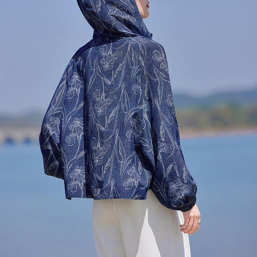 丁摩 牛仔兰连帽印花宽松小衫防晒衣A21813 商品图2