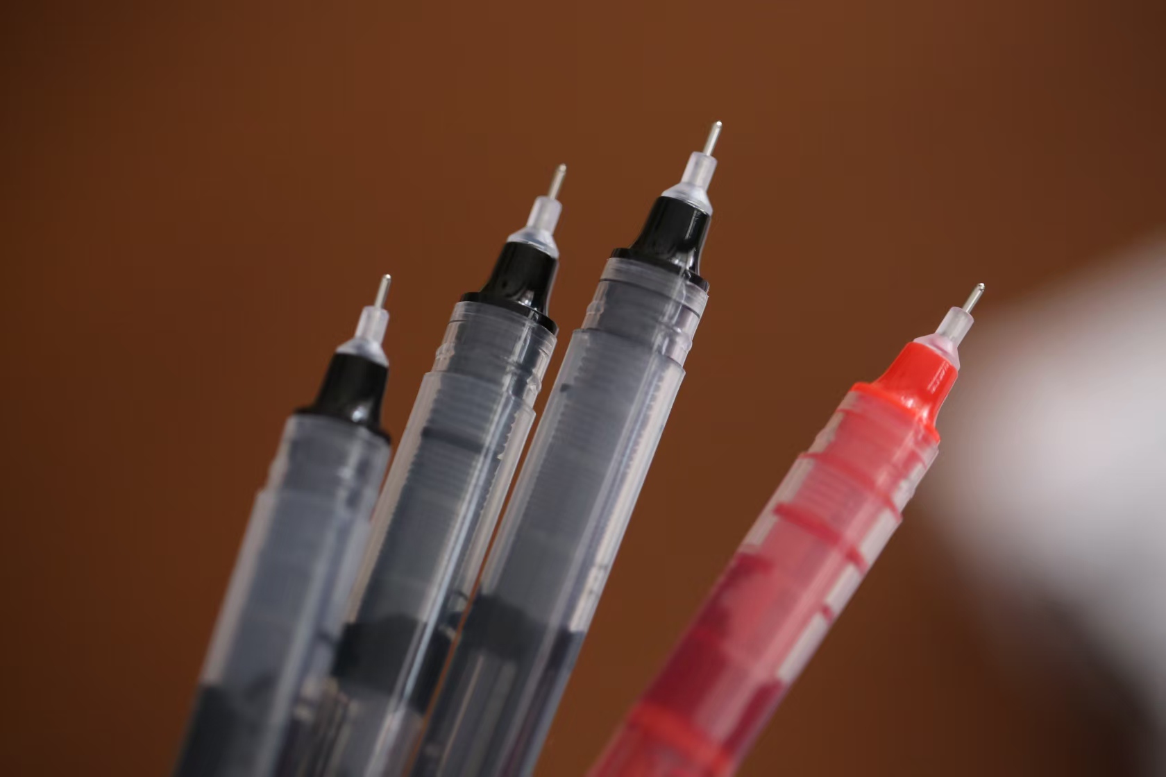 猫太推荐—贝发 速干直液式走珠中性笔 黑10红2/盒*3