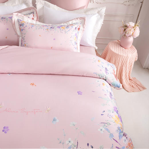 多喜爱 法式轻奢四件套-繁花雅韵(粉）【60S】【灵动刺绣】【礼盒包装】【芬纳诺抗菌】【法式拼边工艺】【专利床单】长绒棉·如丝顺滑 商品图3