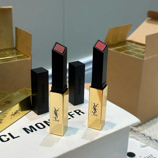 正品外贸仓回货亏本清仓不退换～正装2.2g YSL杨树林浮雕小金条口红21 34

【回货240支｜到期27年2🈷️1日】

亏本清货不退换 商品图8