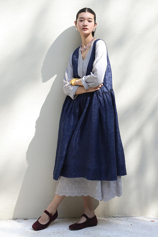 绽放218朵/【宋瓷系列】100%桑蚕丝欧根纱蓝染提花无袖背心连衣裙 商品图5