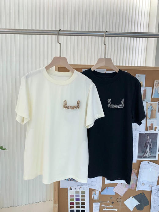 全手工络花钻饰棉质短袖T恤 重新定义基础款美学 经典款百搭实用 精裁镶边圆领 100%棉 全手工络花工艺呈现U型钻饰 包容万象的松弛美学 宽松版型 商品图13