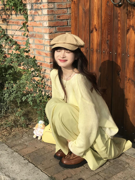 🔥【伊泺杉春日阳光黄绿色套裙】❗早春氛围感💛🍃 ‼️配色极度让人舒适，🌿绿意中带着烂漫的明黄色 不经意间的融合 整身薄薄的带着一丝镂空感  商品图4