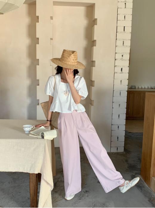 🎯这款【骆柒柒#880素雅流光•软糯阔腿裤】🥰采用温柔质感的面料，垂坠顺滑，轻盈飘逸。 ✔ 显瘦显高：高腰设计+宽松版型，🌿拉长腿部线条，随便搭都超有范！ 商品图4