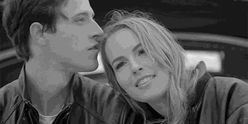 家里还睡这种枕头的，赶紧扔！伤害颈椎，还会造成落枕！1个办法，安睡好眠 