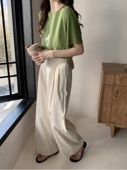 🎯这款【骆柒柒#880素雅流光•软糯阔腿裤】🥰采用温柔质感的面料，垂坠顺滑，轻盈飘逸。 ✔ 显瘦显高：高腰设计+宽松版型，🌿拉长腿部线条，随便搭都超有范！ 商品图2