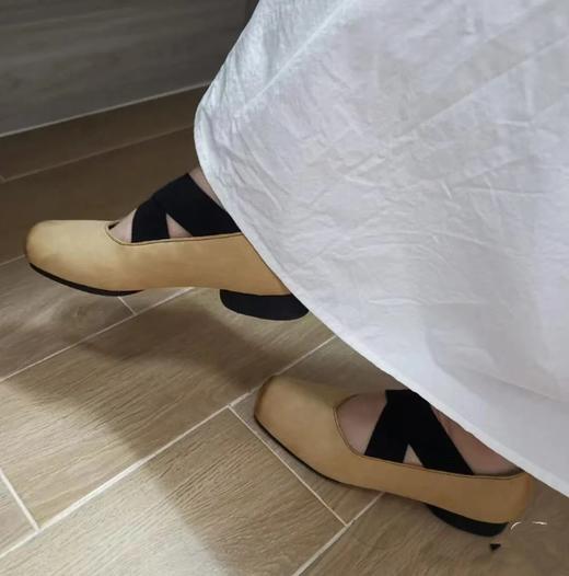 渠道货  UMA经典芭蕾舞鞋  暗黑风手工鞋  猪鼻子绑带方头单鞋 商品图1