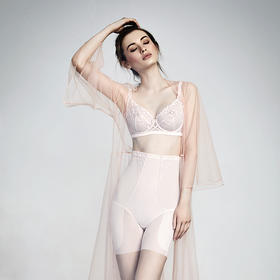 CB | 彩 粉色轻塑中文胸