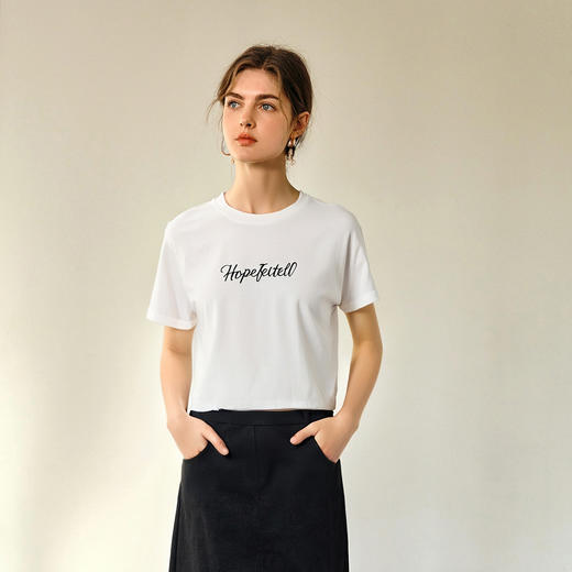 欧芮儿2025夏季新款白色字母绣花简约百搭短袖T恤女宽松休闲上衣 商品图3