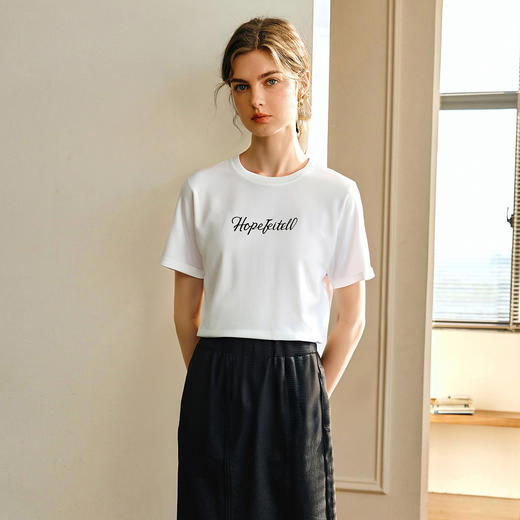 欧芮儿2025夏季新款白色字母绣花简约百搭短袖T恤女宽松休闲上衣 商品图2