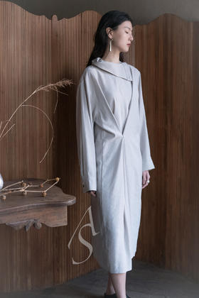 Studio Nicholson  海鸥灰LEAT不对称叠褶长袖连衣裙