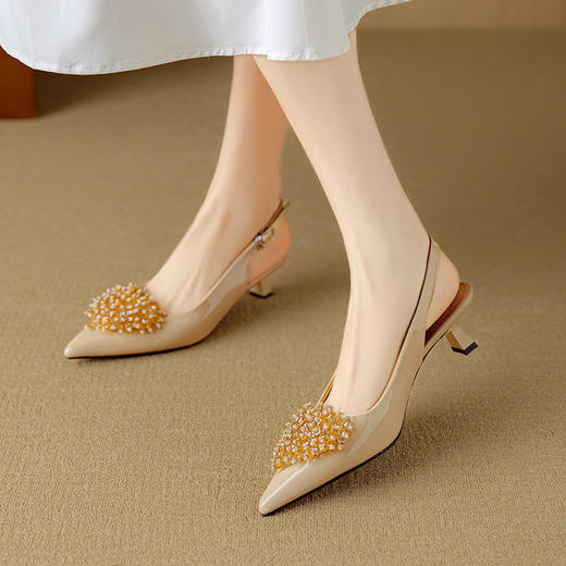 【预售5天】法式气质水钻包头凉鞋女夏真皮名媛风尖头后绊带细跟高跟鞋配裙子DB&M6293 商品图0