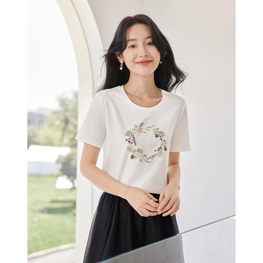 【专属特价】熙世界休闲棉质圆领正肩t恤夏季2025新款清新刺绣短袖体恤上衣 商品图3