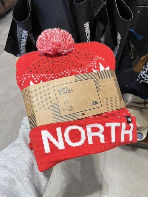 The Northface 北面毛线帽+围巾🧣套装 绿色一套，红色2套 商品图3