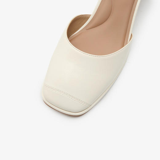 西遇法式粗跟单鞋女新款春夏侧空中跟包头凉鞋白色配裙子女鞋V0656461 商品图5